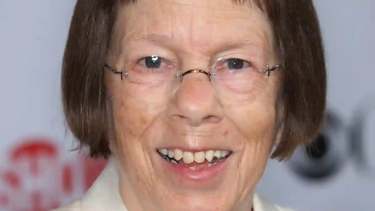 Linda Hunt