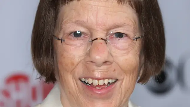 Linda Hunt