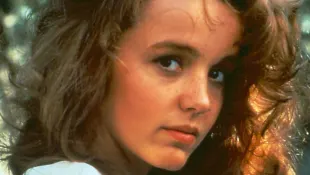 Philippine Leroy-Beaulieu looks like this when she was young