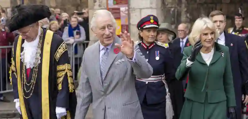 Rey Carlos y reina consorte Camilla