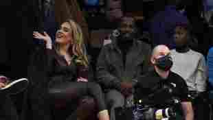 Adele y Rich Paul en el partido de la NBA de Los Angeles Lakers contra los Golden State Warriors el 19 de octubre de 2021