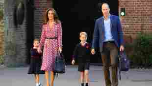 La princesa Charlotte, la duquesa Kate, el príncipe George, el príncipe William se parecen a la princesa Diana Spencer familia parientes niños niños Louis