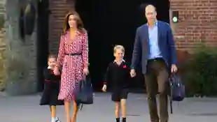 La princesa Charlotte, la duquesa Kate, el príncipe George, el príncipe William se parecen a la princesa Diana Spencer familia parientes niños niños Louis
