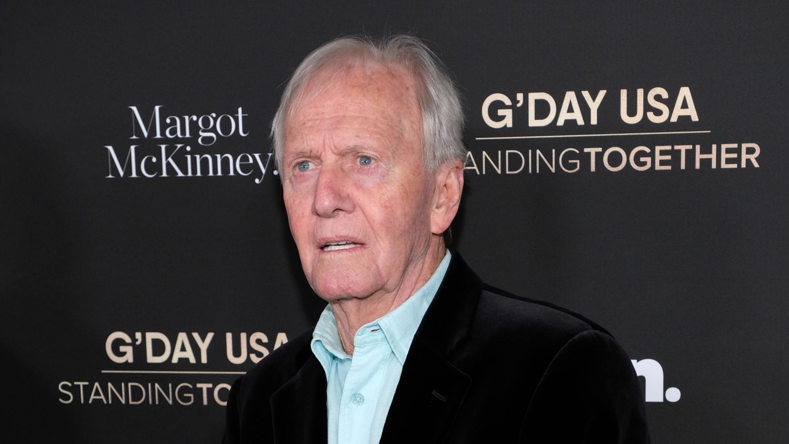 Paul Hogan Clashes With Homeless People Near La Mansion