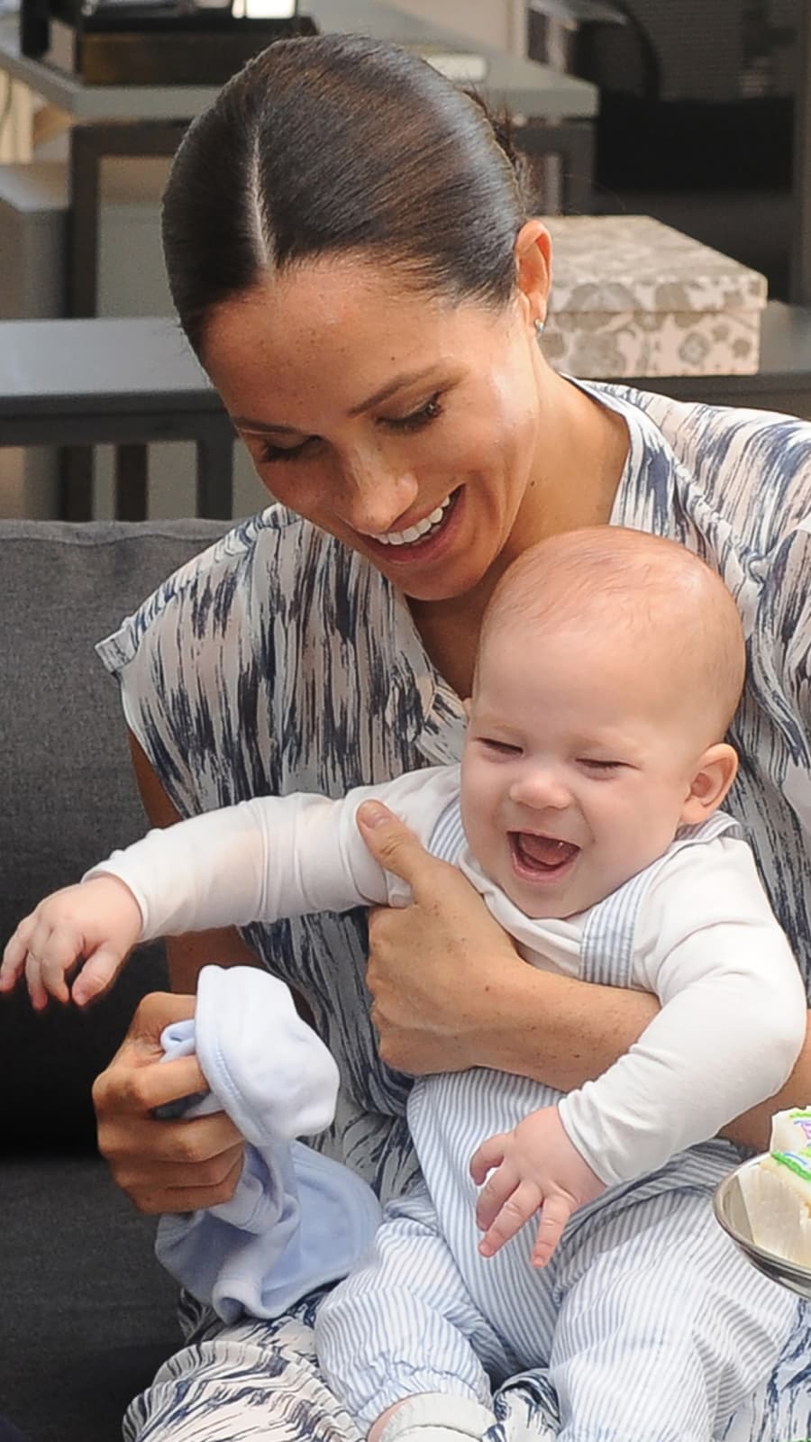 Archie Interrupts Mom, Meghan Markle's Video Calls!