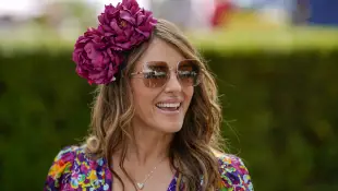 liz hurley hot today bikini sexy