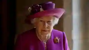 Will The Queen Elizabeth Abdicate Soon? Here's What Royal Experts Think health concerns 2021 royal family latest news update