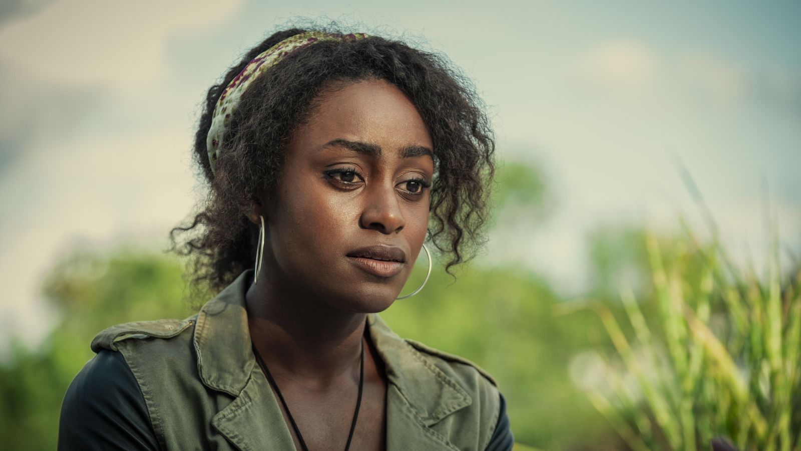 'Behind Her Eyes' 5 Reasons To Watch Netflix's New Thriller