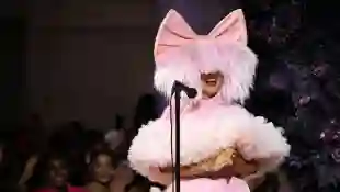 For years singer Sia hid her face under huge wigs.