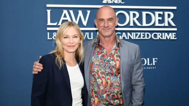 Kelli Giddish and Christopher Meloni