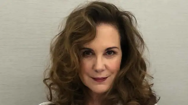 Elizabeth Perkins