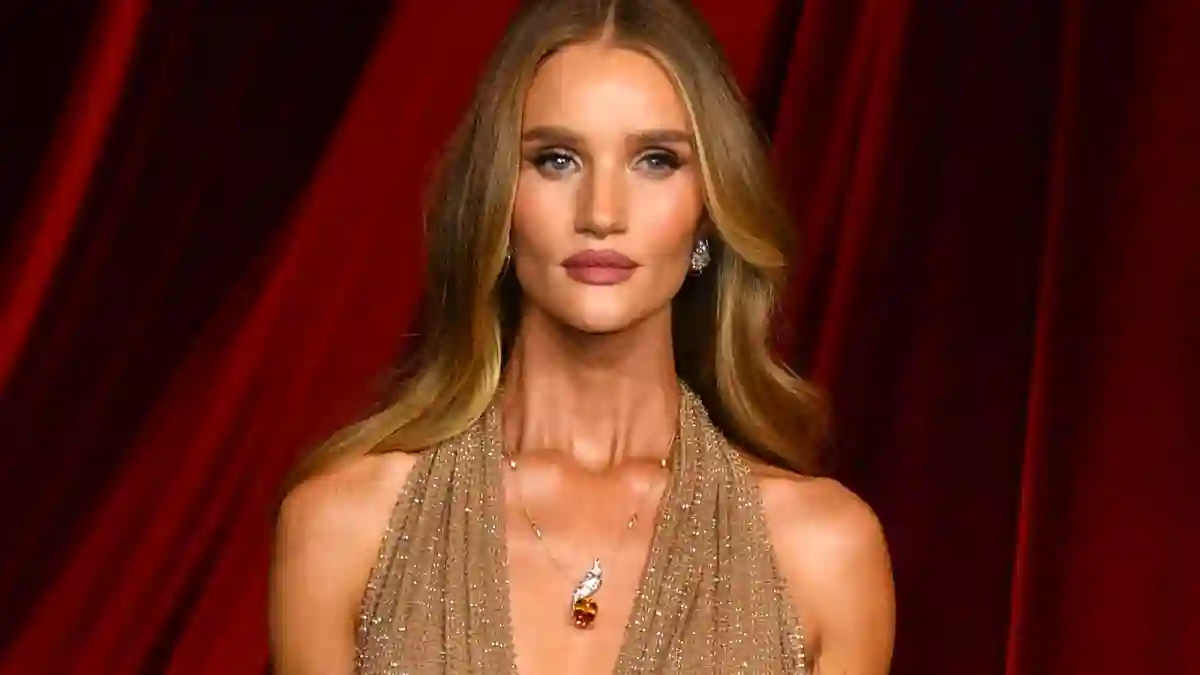 Rosie Huntington-Whiteley hot hot sexy revealing