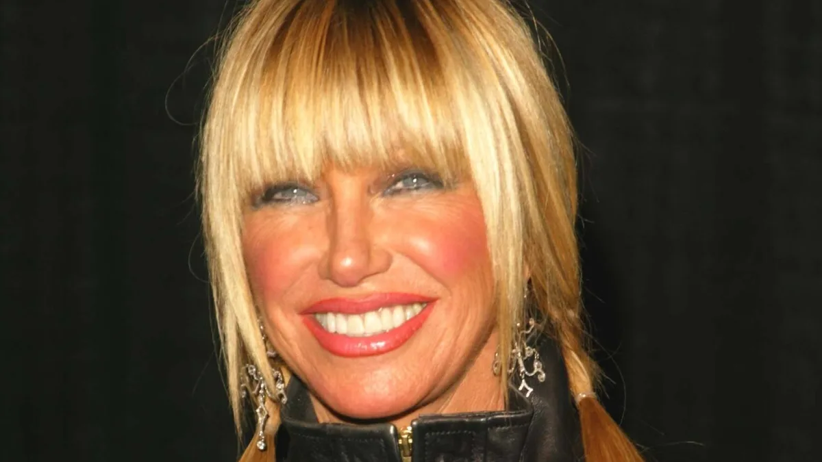 Suzanne Somers at the 2005 Palm Springs International Film Festival Awards Ceremony, Palm Springs Convention Center, Palm Spring.