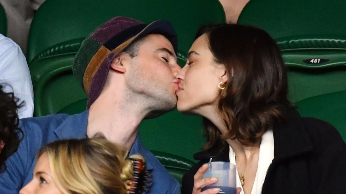 Sandman Tom Sturridge Alexa Chung