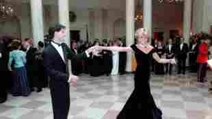 John Travolta and Lady Diana dancing during Ronald Reagan's Gala at the White House in 1985.