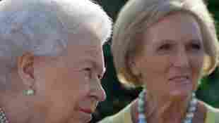 Mary Berry dice que la reina Isabel debería retirarse de los deberes reales incidente de salud 2021 últimas noticias familia real