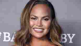 Chrissy Teigen Surprises the 'Cheer' Cast While In A Bubble Bath - Watch It Here!