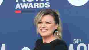 Kelly Clarkson Seen In L.A. After Filing For Divorce: "She Seems To Be Doing OK."