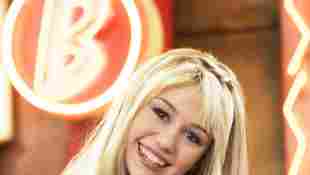 Miley Cyrus en un still promocional de la serie 'Hannah Montana'