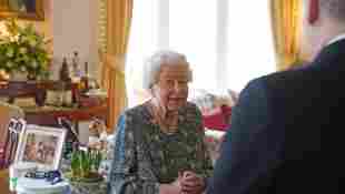 Queen Elizabeth II Meets With THIS Politician After COVID Recovery