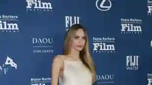 Angelina Jolie braless on the red carpet