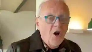 Anthony Hopkins Gets Fans Laughing With "Bonkers" New Video Twitter funny makeover sing Volare 2021 age 83 actor