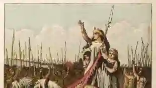 Boudica inspira a su ejército a luchar contra los romanos