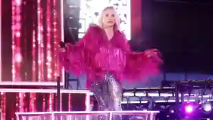 Carrie Underwood stage performance today