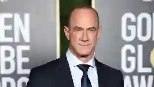 Christopher Meloni Reacts To Tight-Pants SVU Photo On Twitter picture set behind the scenes trending viral