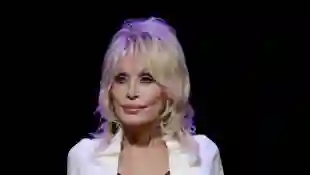 dolly parton stage performance husband died