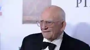 Actor Ed Asner Dies At Age 91 cause celebrity deaths 2021 age news