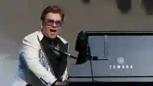 Rocketman Oscar Winner Elton John Forced To End Concert In New Zealand Due To Pneumonia