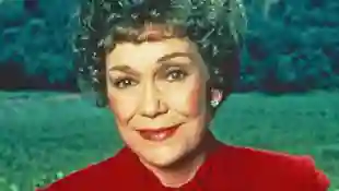 Falcon Crest﻿ Jane Wyman "Angela Channing" cast star actress career