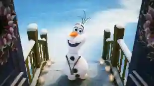 'Frozen': Olaf (Josh Gad) and Disney Are Sharing A New 'At Home With Olaf' Series Of Short Films - Watch The First One Here!