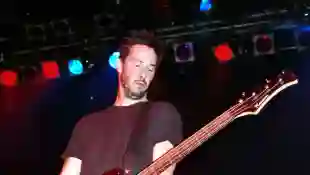 KEANU PERFORMS WITH BAND IN NEW YORK
