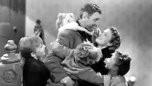 It's a Wonderful Life ﻿Quiz trivia facts Christmas movie classic film 1946 James Stewart cast actors