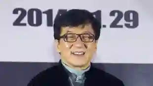 Jackie Chan: Eso es lo que la estrella de acción está haciendo hoy.