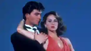 Patrick Swayze y Jennifer Grey en una imagen promocional de la película 'Dirty Dancing'