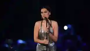 Jessie J Broke Down On Stage After Announcing Tragic Miscarriage news Instagram post concert 2021