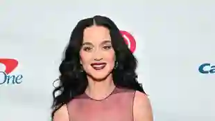katy perry red carpet hot hot revealing
