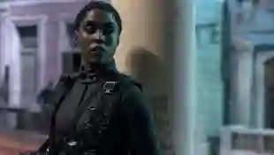 Lashana Lynch en una escena de la película '007: Sin tiempo para morir'