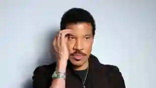 Lionel Richie Wants To Bring Back "We Are The World" For Coronavirus Victims