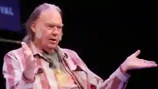 Neil Young Savagely Promotes His Music Elsewhere After Spotify Boycott Joe Rogan COVID-19 misinformation 2022 news streaming Amazon Apple