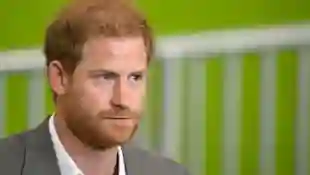 Prince Harry fake photo Netflix documentary series Meghan paparazzi Harry Potter