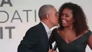Barack Obama y Michelle Obama en la fundación Obama Foundation Summit el 29 de octubre del 2019, en Chicago, Illinois.