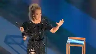 Carrie Underwood Forgets To Thank Family In ACM Speech