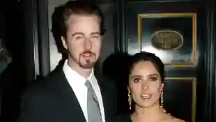 Edward Norton y Salma Hayek en el estreno de 'Red Dragon' en 2002