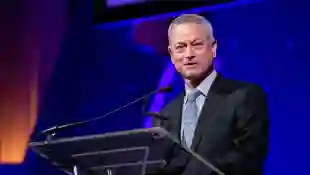 Gary Sinise sent 1700 loved ones of fallen soldiers to Disney World.