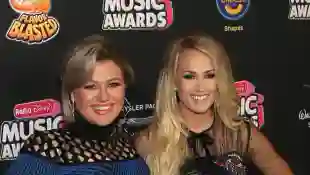 HOLLYWOOD CA JUNE 22 Kelly Clarkson Carrie Underwood at the 2018 Radio Disney Music Awards at