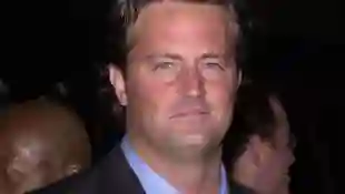 Matthew Perry at the premiere of The Majestic at the Chinese Theater, Hollywood, 12-11-01 , 10579896.jpg, male, shorthai